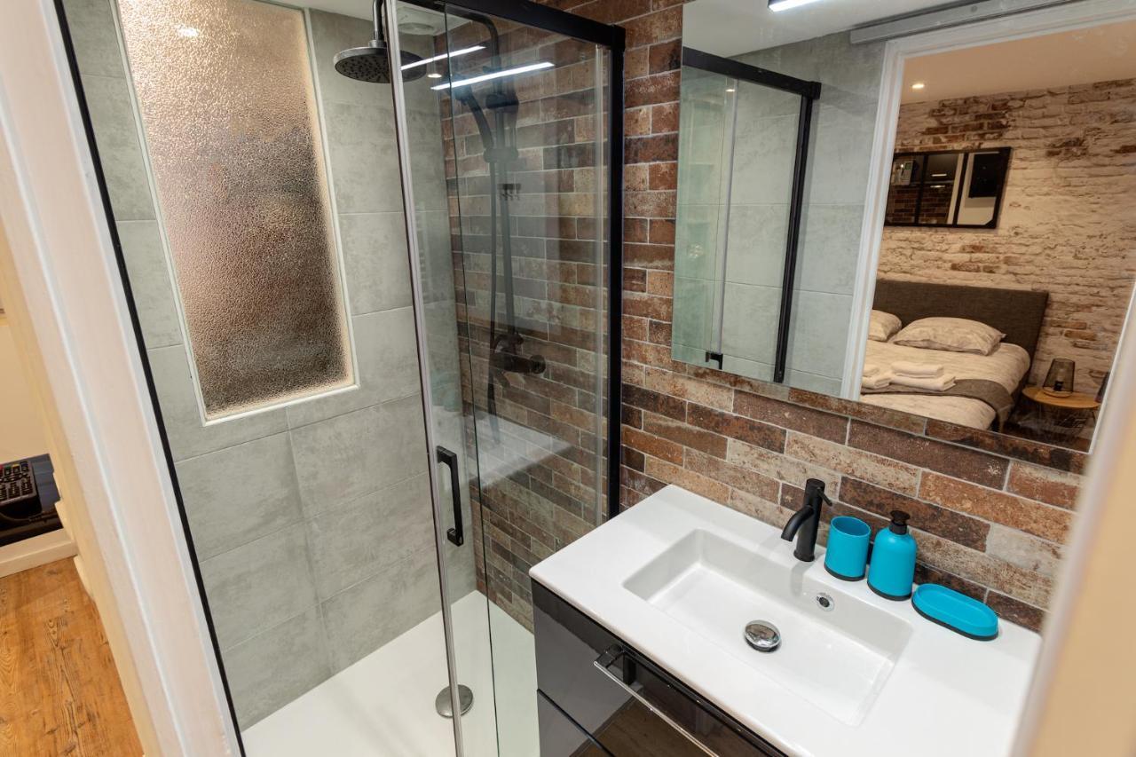 Villeneuvecitystay Moderne Ngoại thất bức ảnh